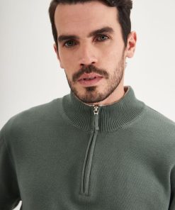 Sweater Cuello Bicolor Verde Cemento - Imagen 4