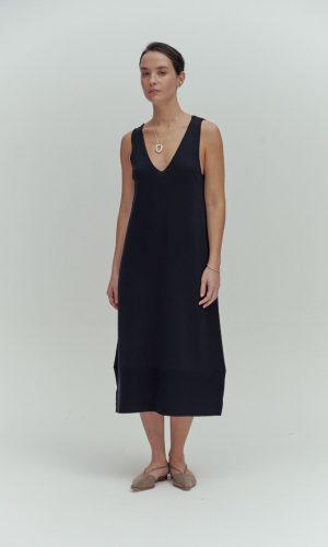 Alternative view of Vestido en V Cala negro