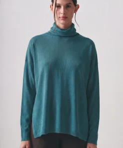 Alternative view of Sweater Sole Petróleo