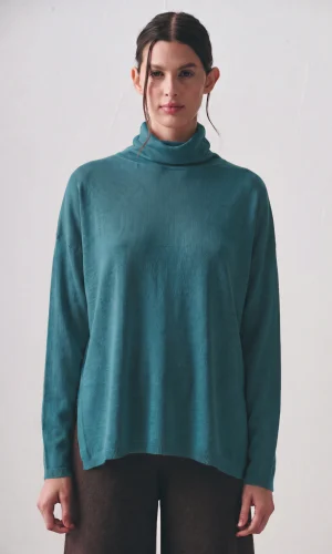 Alternative view of Sweater Sole Petróleo