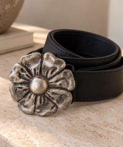 Alternative view of Cinturon Cuero Negro Flor